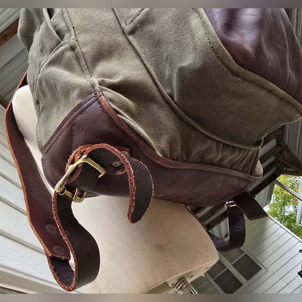 Original 2009 Duluth Trading Co Olive Green Canvas Backpack Leather & Brass EXC - Picture 9 of 16